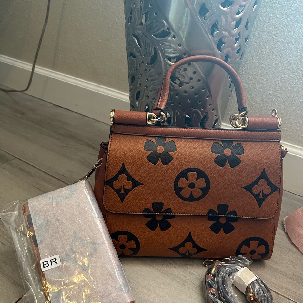 Brown Handbag with matching wallet